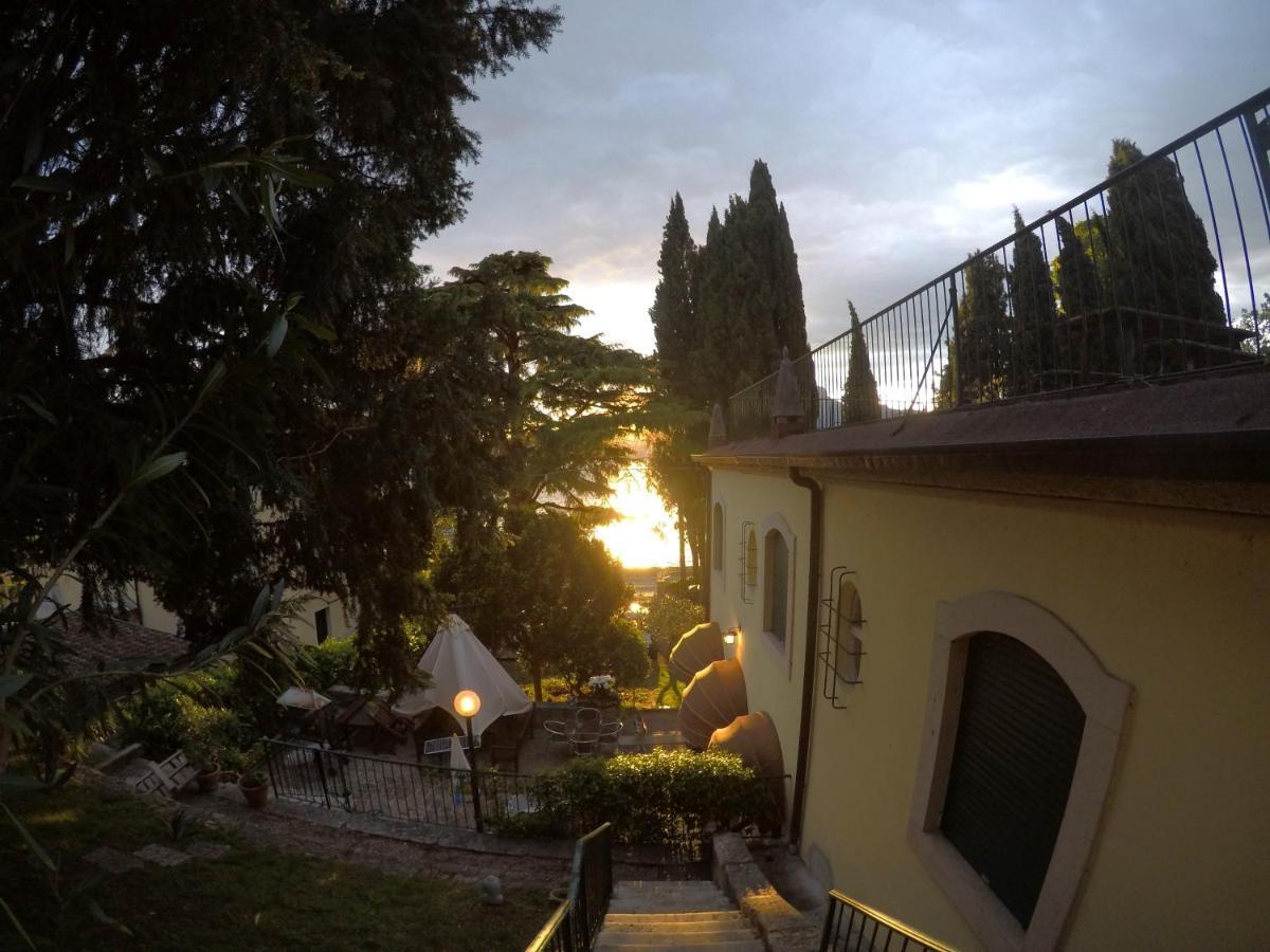 Villa Corteolivo Rooms Torri Del Benaco Exterior photo